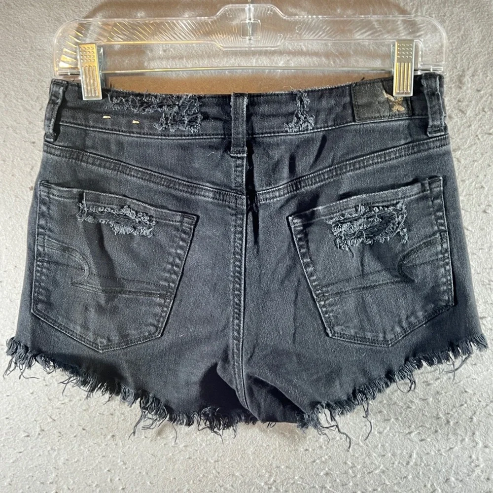 1078 | American Eagle Vintage Hi-Rise‎ Festival Distressed Denim Shorts Black 6